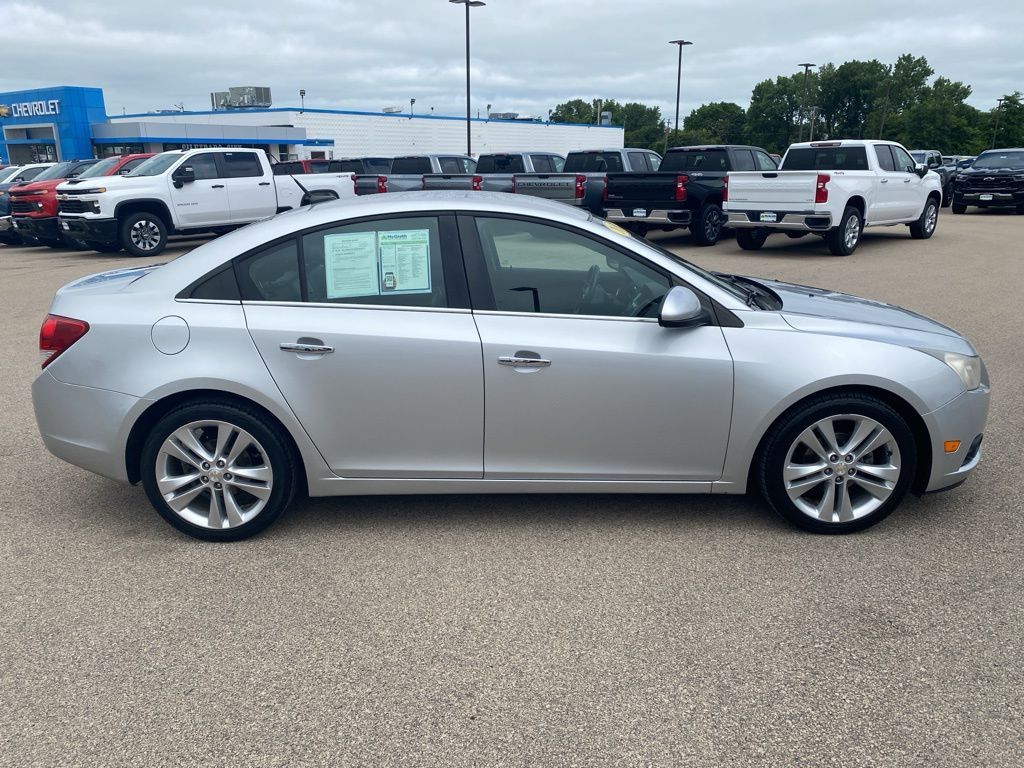 2013 Chevrolet Cruze LTZ photo 2