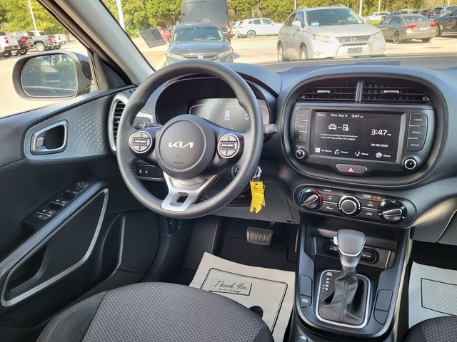 2025 Kia Soul LX photo 15