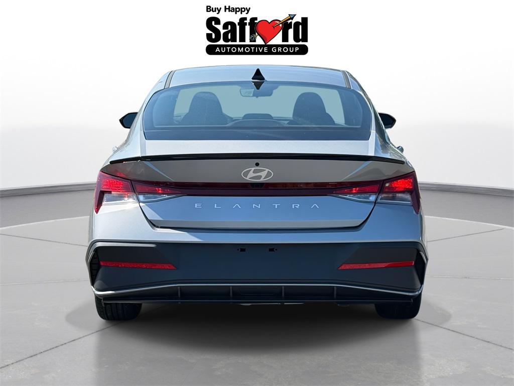 2025 Hyundai Elantra SEL Sport photo 6