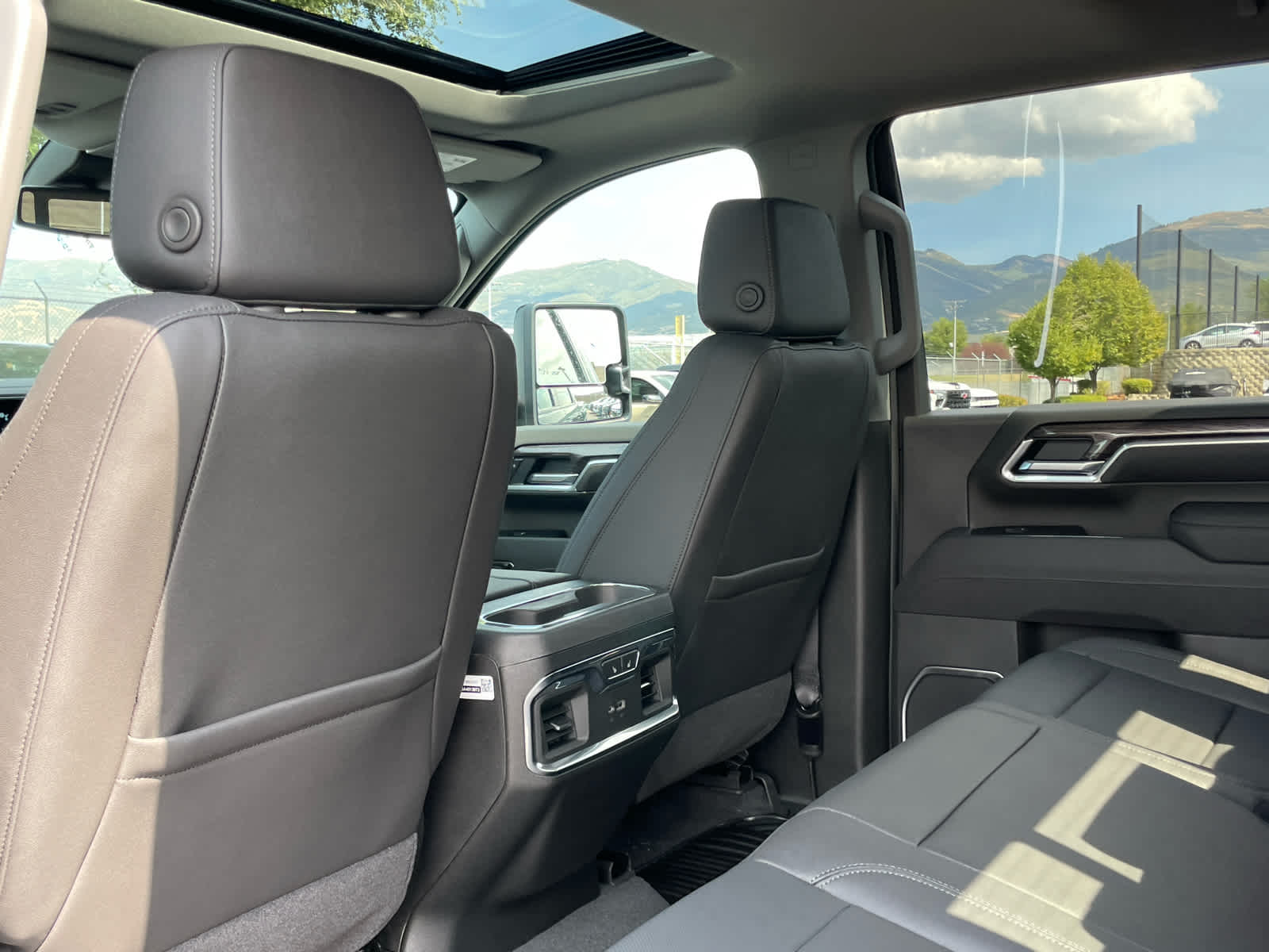 2026 Chevrolet Silverado 3500HD LTZ photo 21