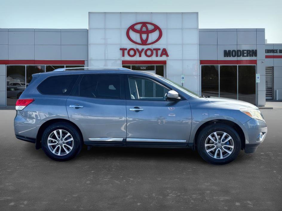 2015 Nissan Pathfinder SL photo 4