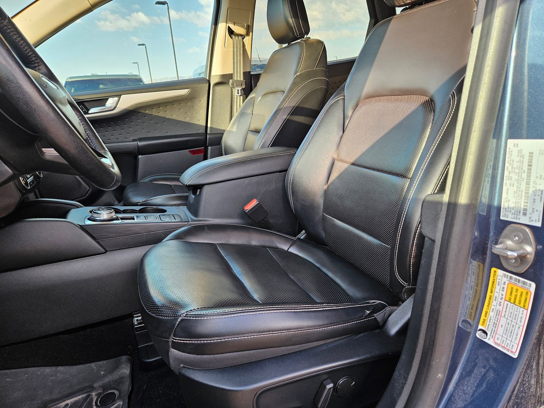 2020 Ford Escape SEL photo 13