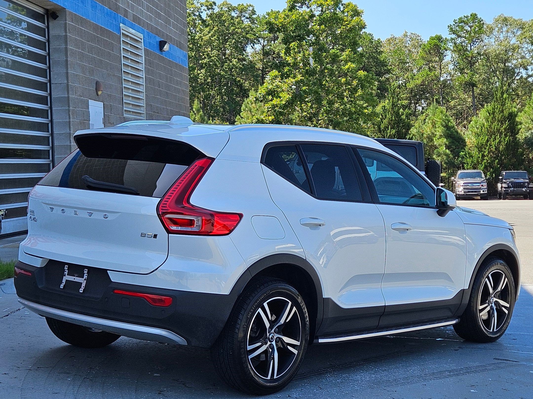 2023 Volvo XC40 Core photo 7