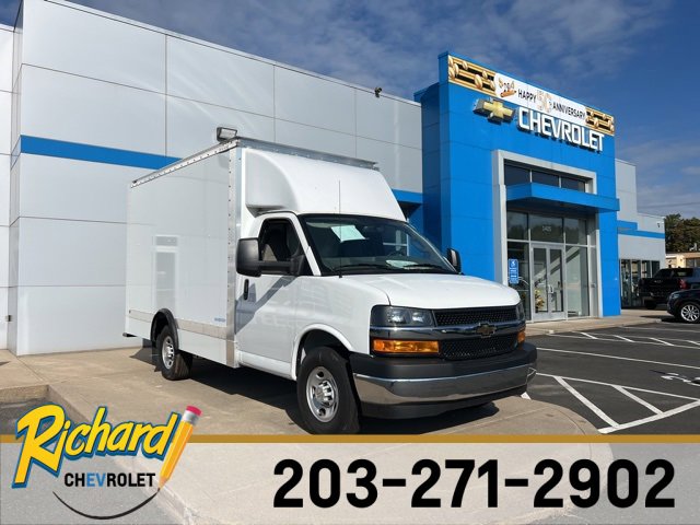 2024 Chevrolet Express Cutaway Base's photo