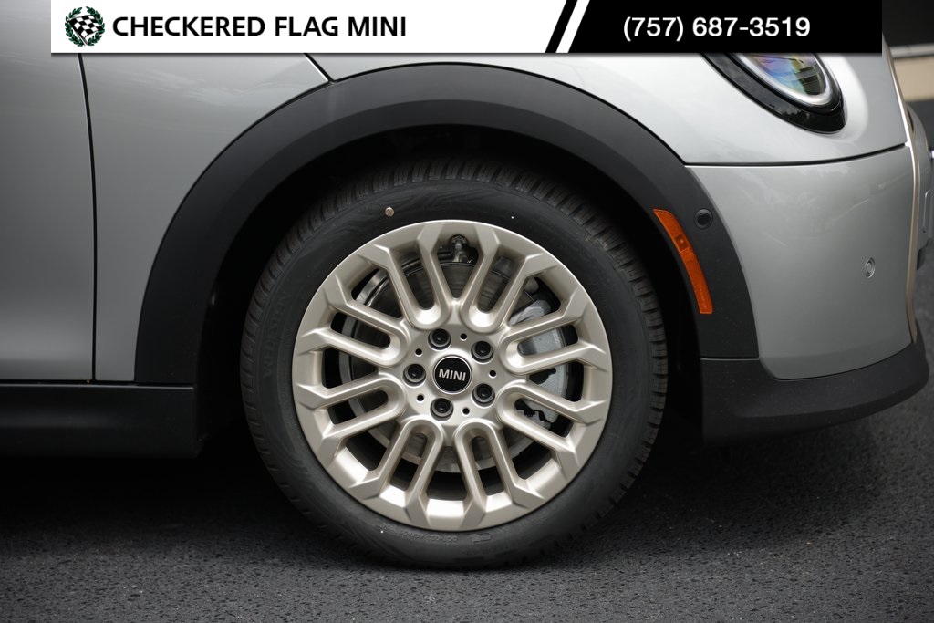 2025 Mini Cooper 2 Door Hardtop Signature photo 3