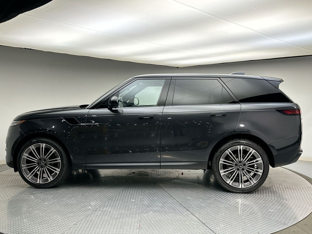 2025 Land Rover Range Rover Sport SE photo 2