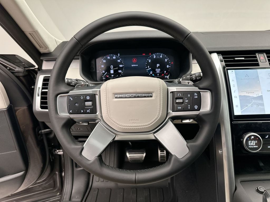 2025 Land Rover Discovery SE photo 14