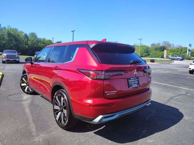 2025 Mitsubishi Outlander SE photo 3