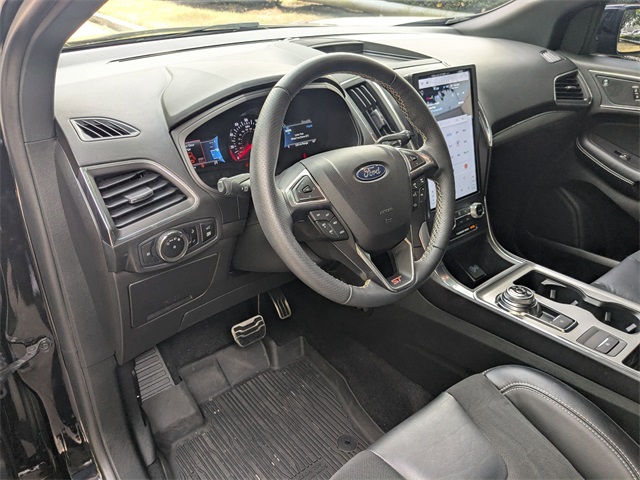2023 Ford Edge ST photo 10