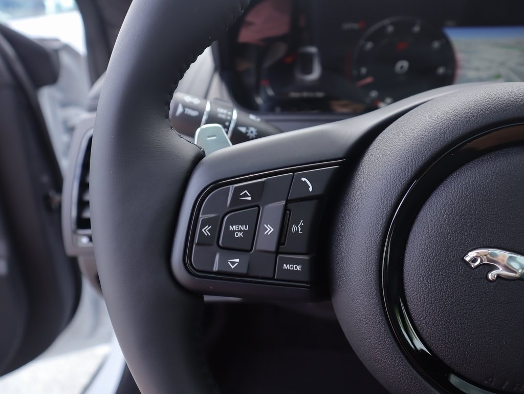 2024 Jaguar F-TYPE P450 photo 26