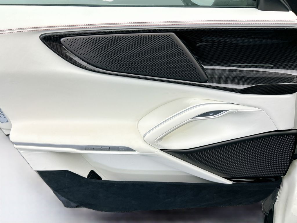 2024 Ferrari Purosangue photo 16