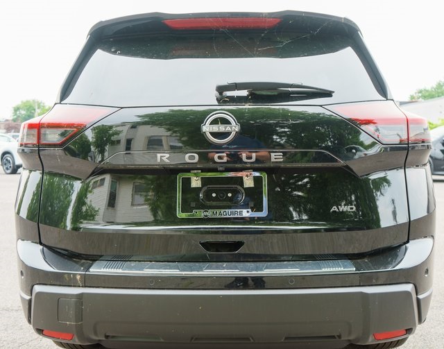 2025 Nissan Rogue SV photo 6