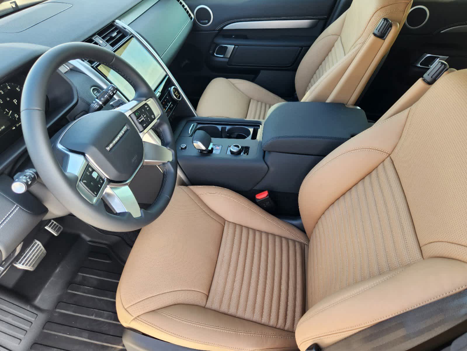 2025 Land Rover Discovery SE photo 9