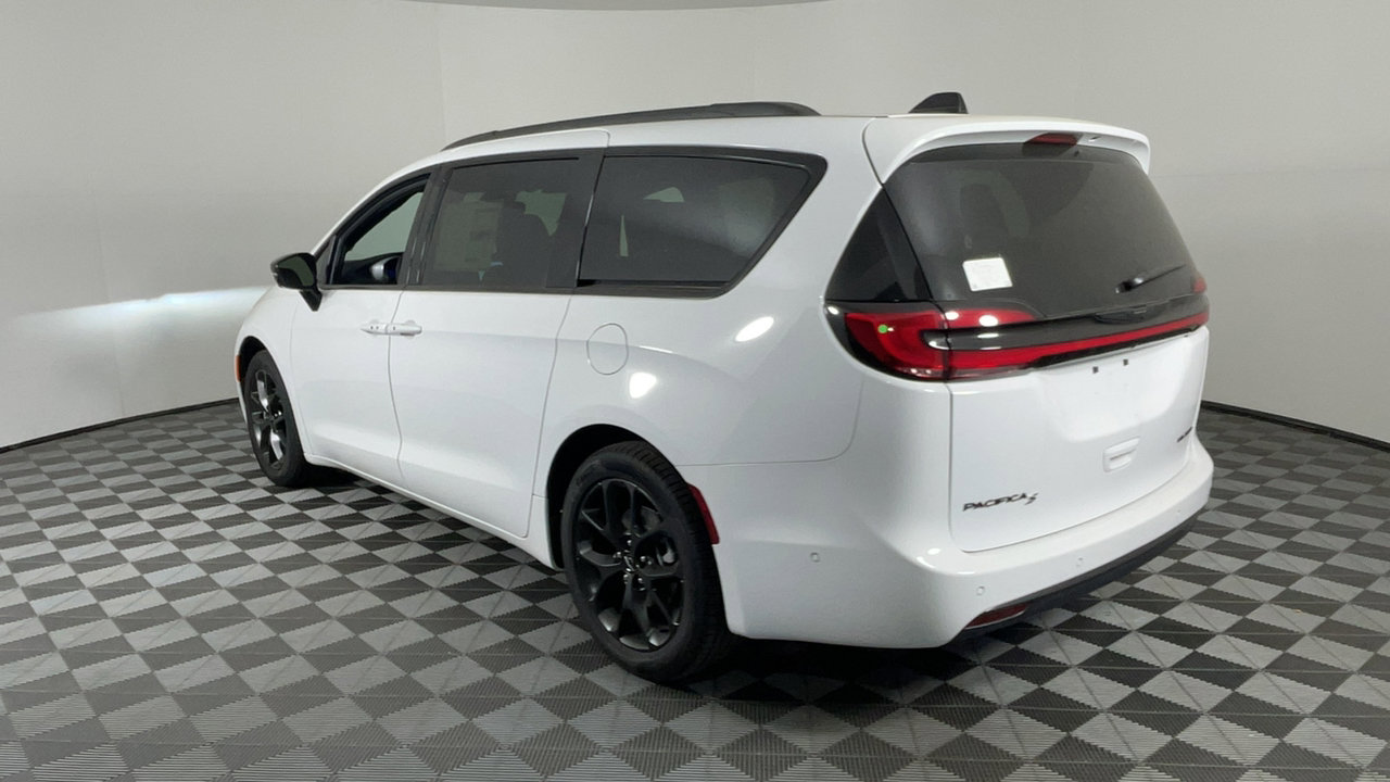 2025 Chrysler Pacifica Limited photo 6