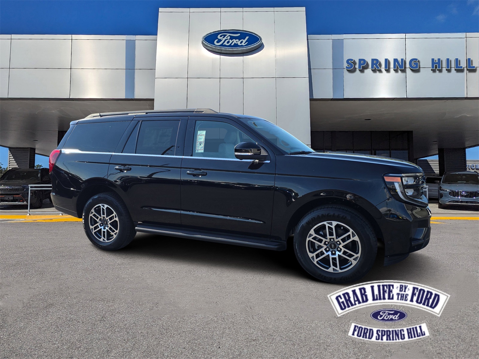 2025 Ford Expedition Active's photo