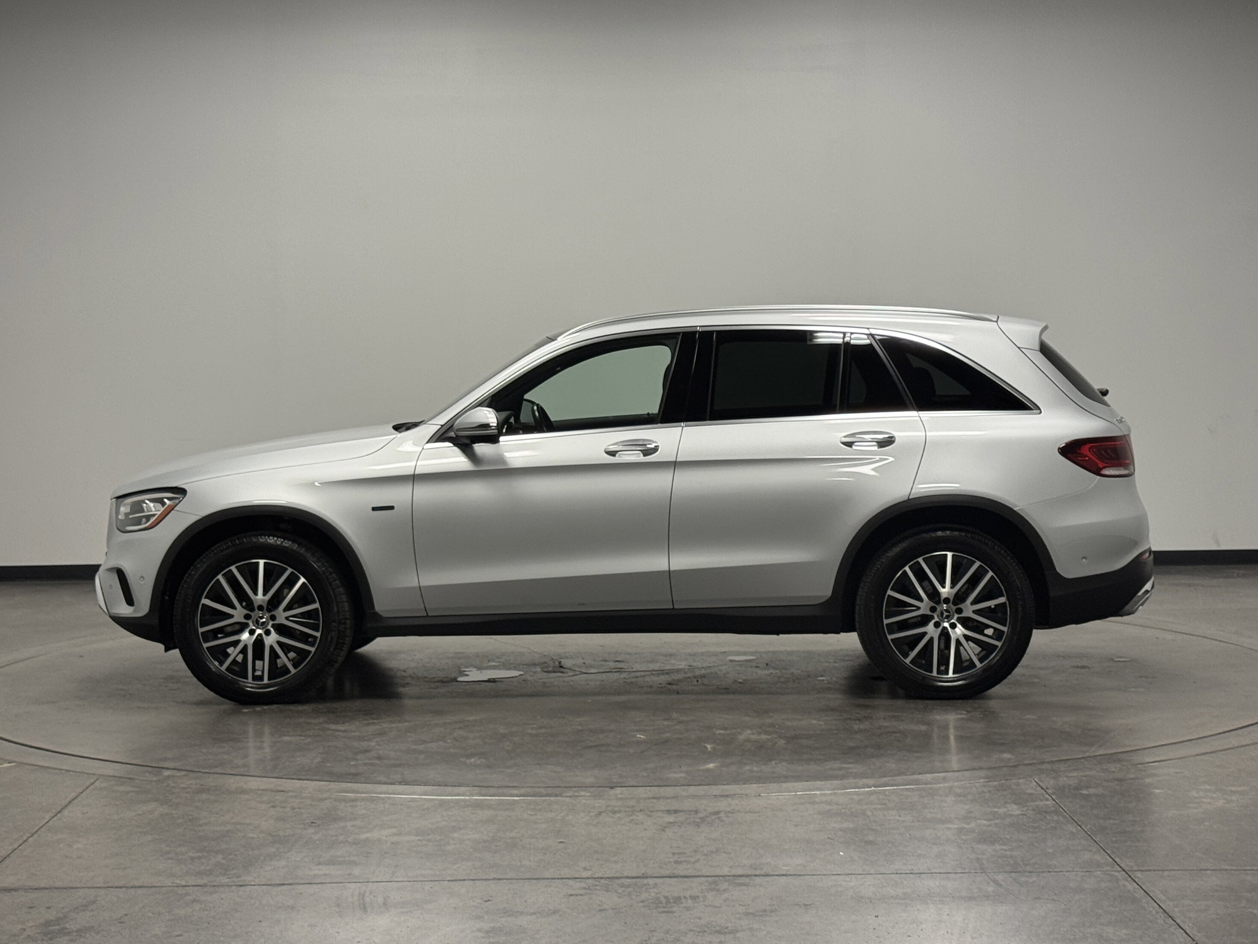 2020 Mercedes Benz GLC 350e 4MATIC photo 4