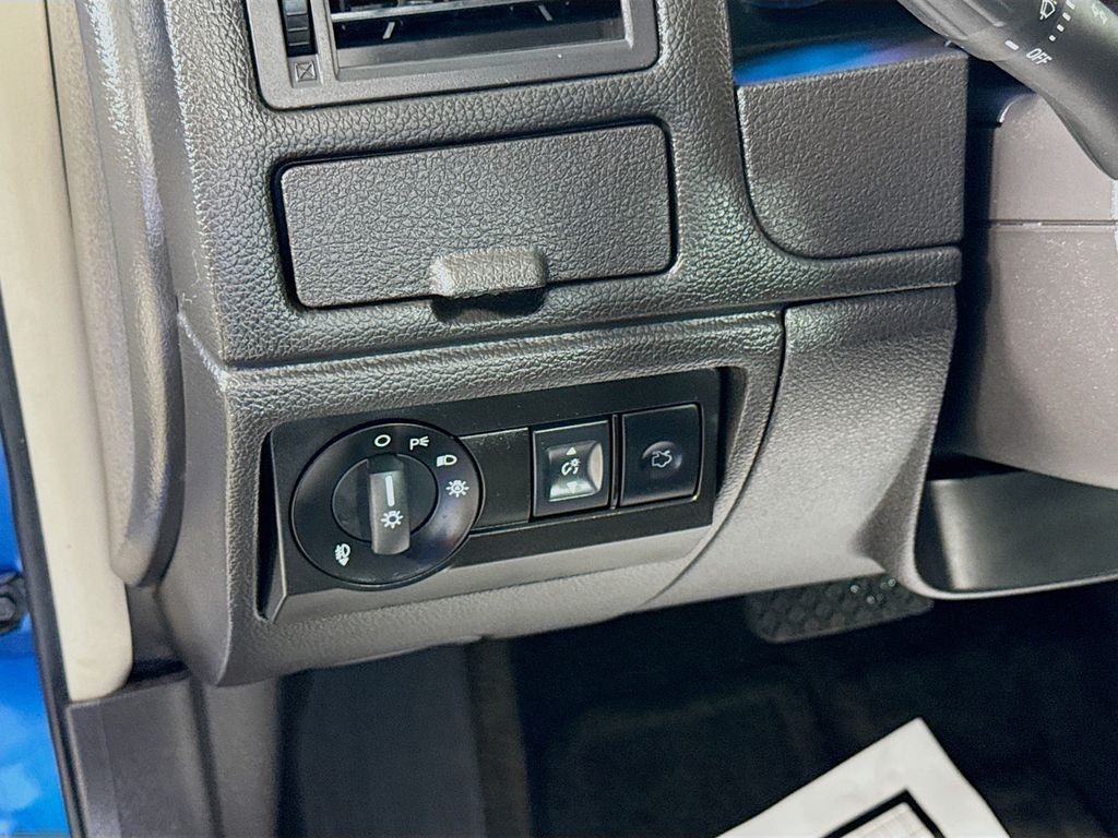 2012 Ford Fusion SEL photo 10