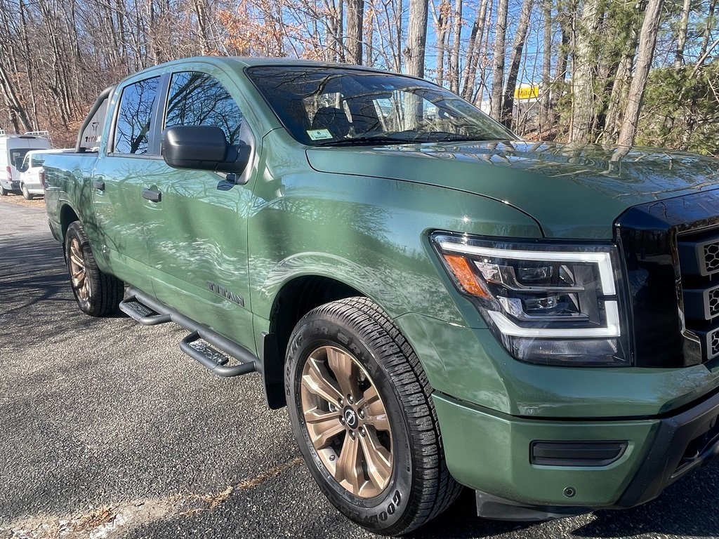 2024 Nissan Titan SV photo 6
