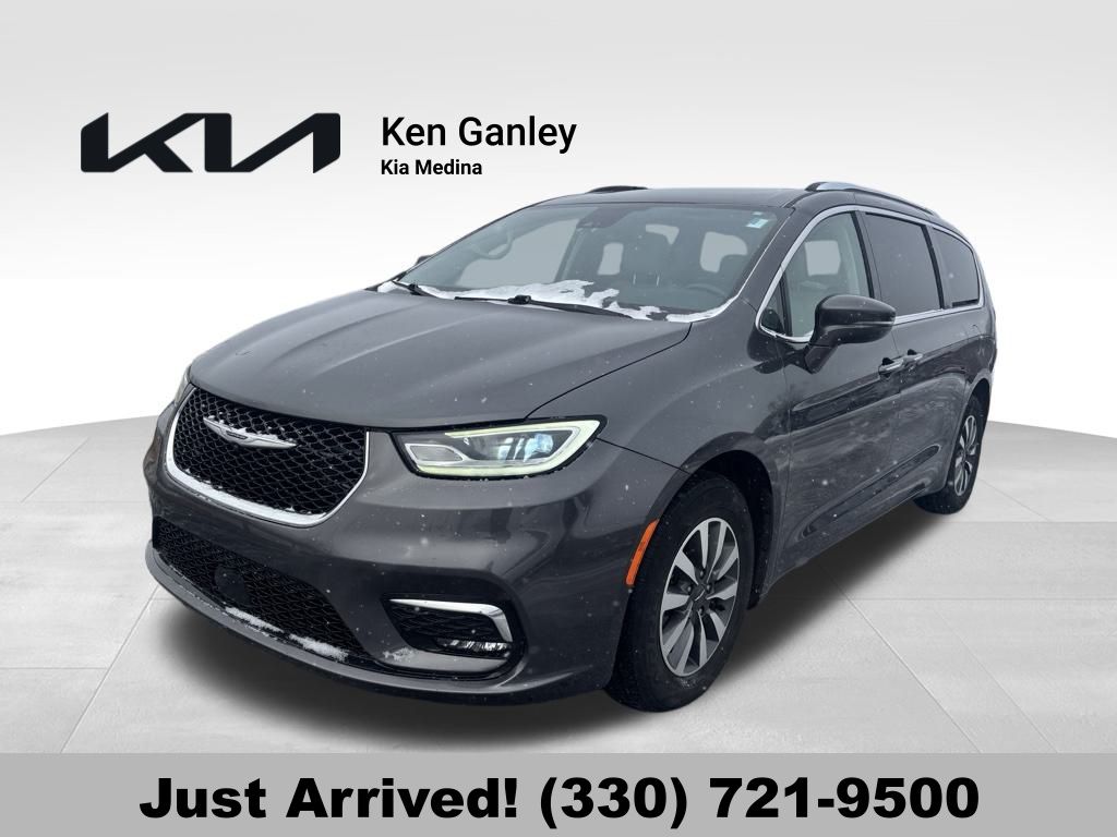 2021 Chrysler Pacifica Touring L's photo