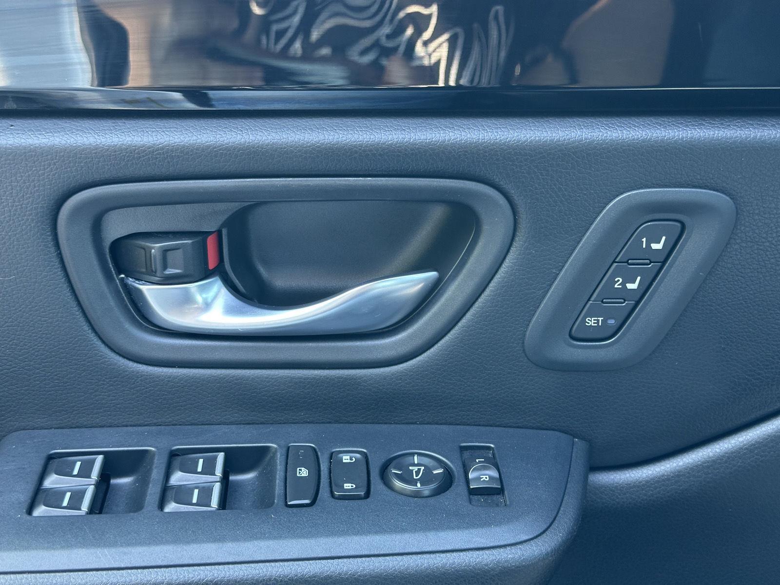 2023 Honda Pilot Touring photo 18