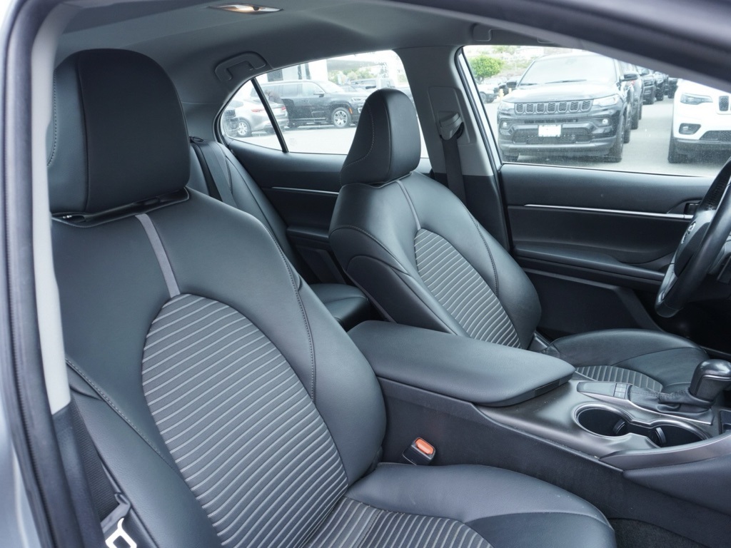 2023 Toyota Camry SE photo 19