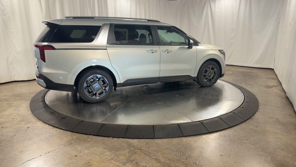 2026 Kia Carnival EX photo 2