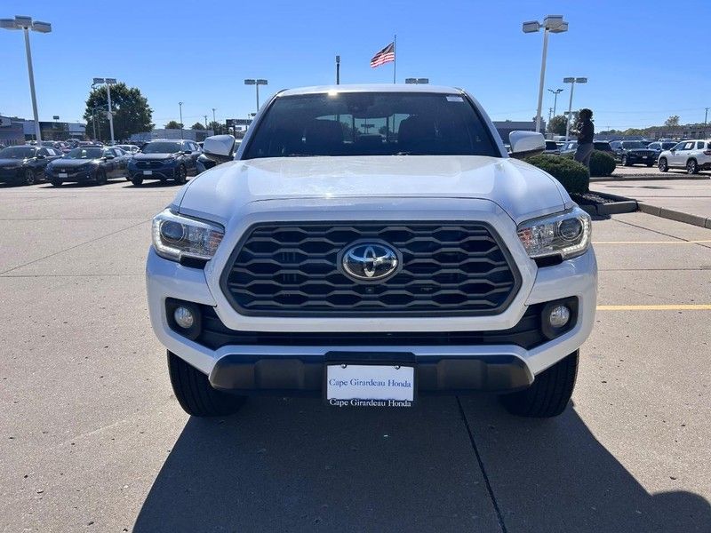 2020 Toyota Tacoma TRD Sport photo 4