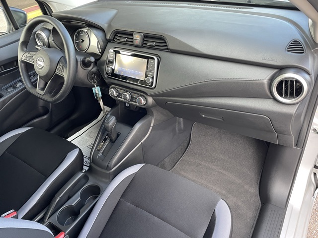 2025 Nissan Versa 1.6 S photo 17