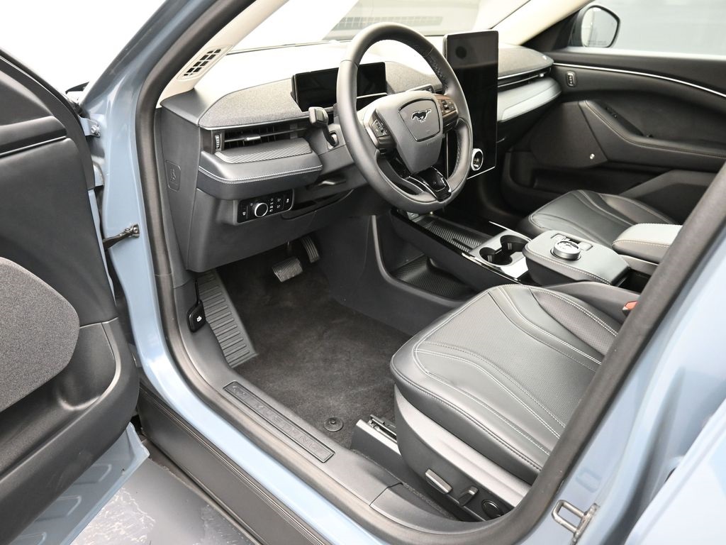 2024 Ford Mustang Mach-E Premium photo 10