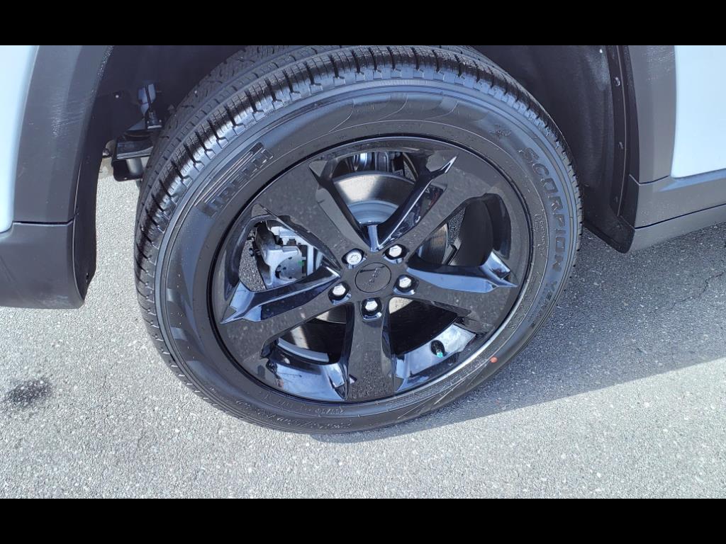 2025 Jeep Grand Cherokee Limited photo 22