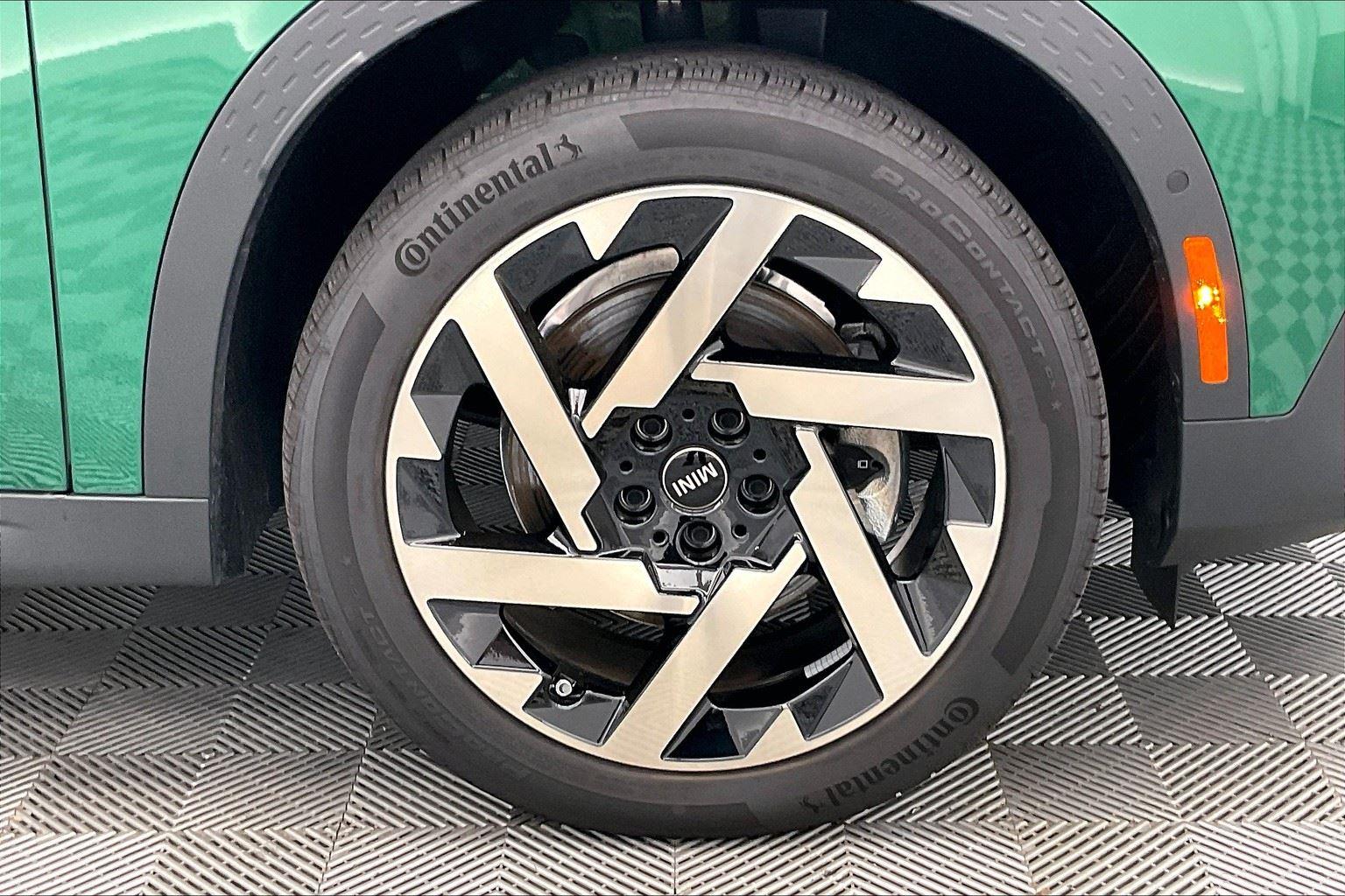 2025 Mini Countryman SE ALL4 photo 3