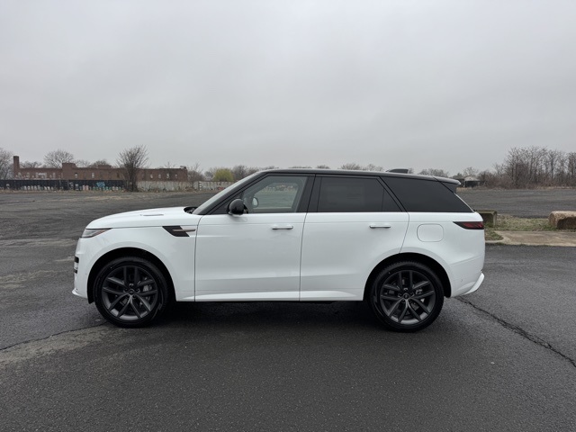 2025 Land Rover Range Rover Sport SE photo 2