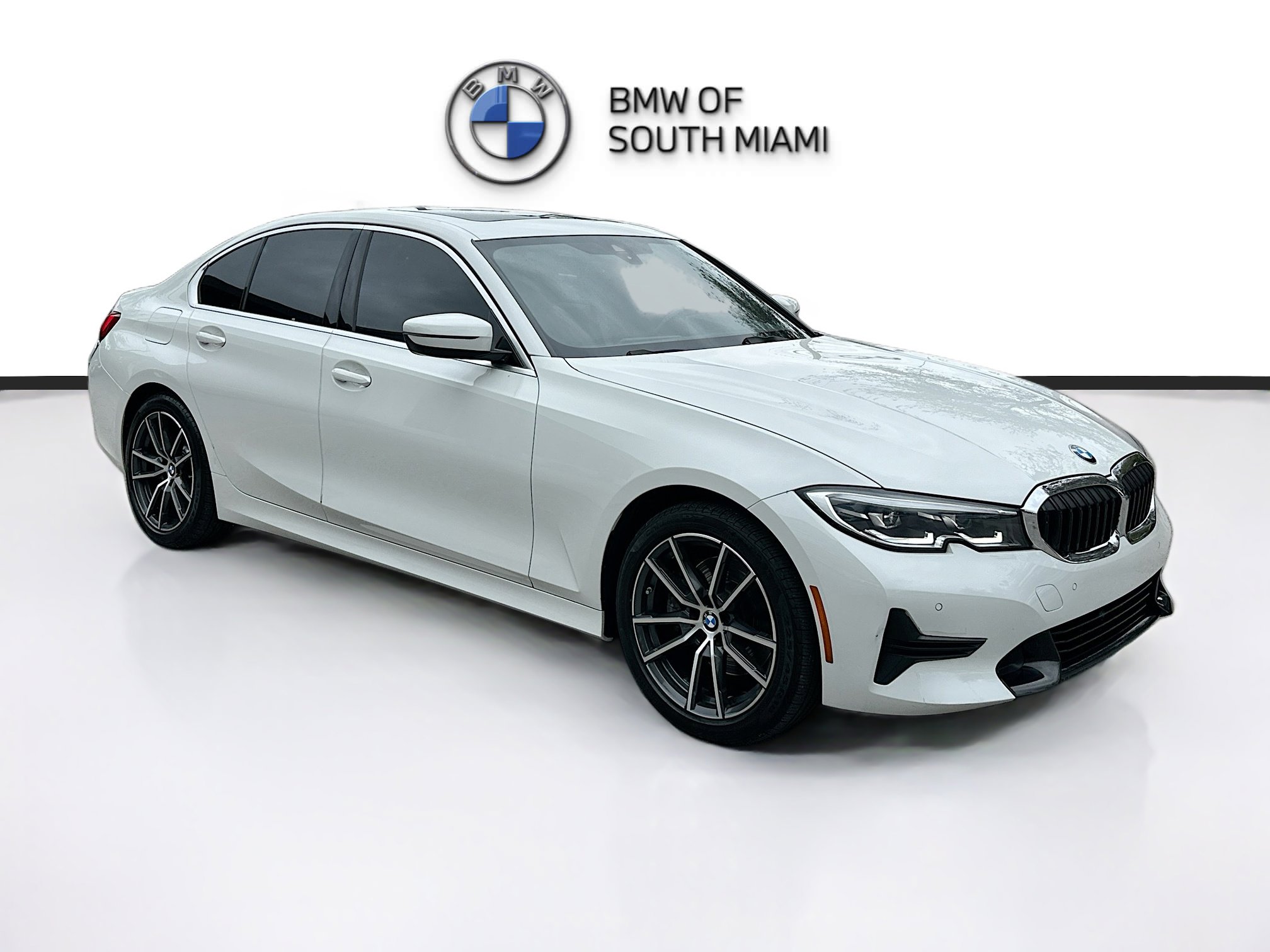 2022 BMW 3 Series 330i's photo