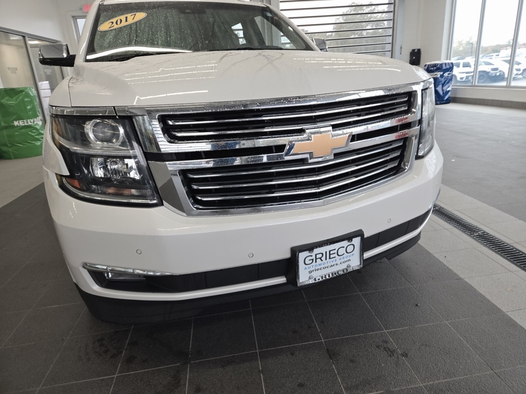 2017 Chevrolet Suburban Premier photo 4