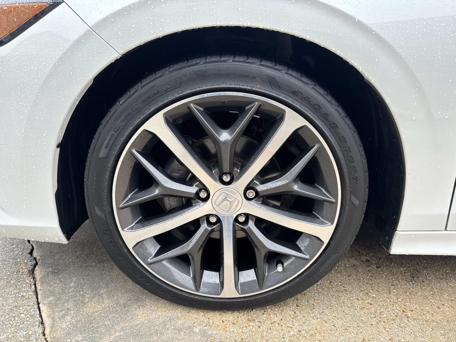 2023 Honda Civic Touring photo 3