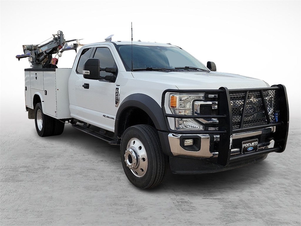 2022 Ford F-450 Super Duty Chassis Cab XLT's photo