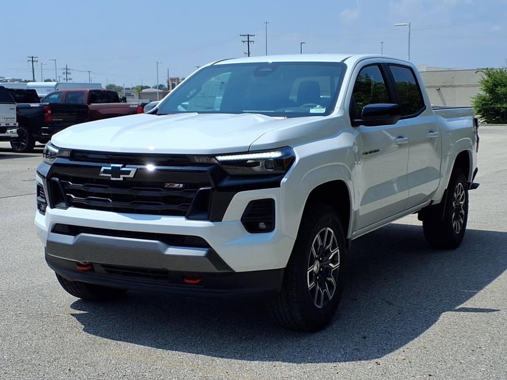 2026 Chevrolet Colorado Z71 photo 2