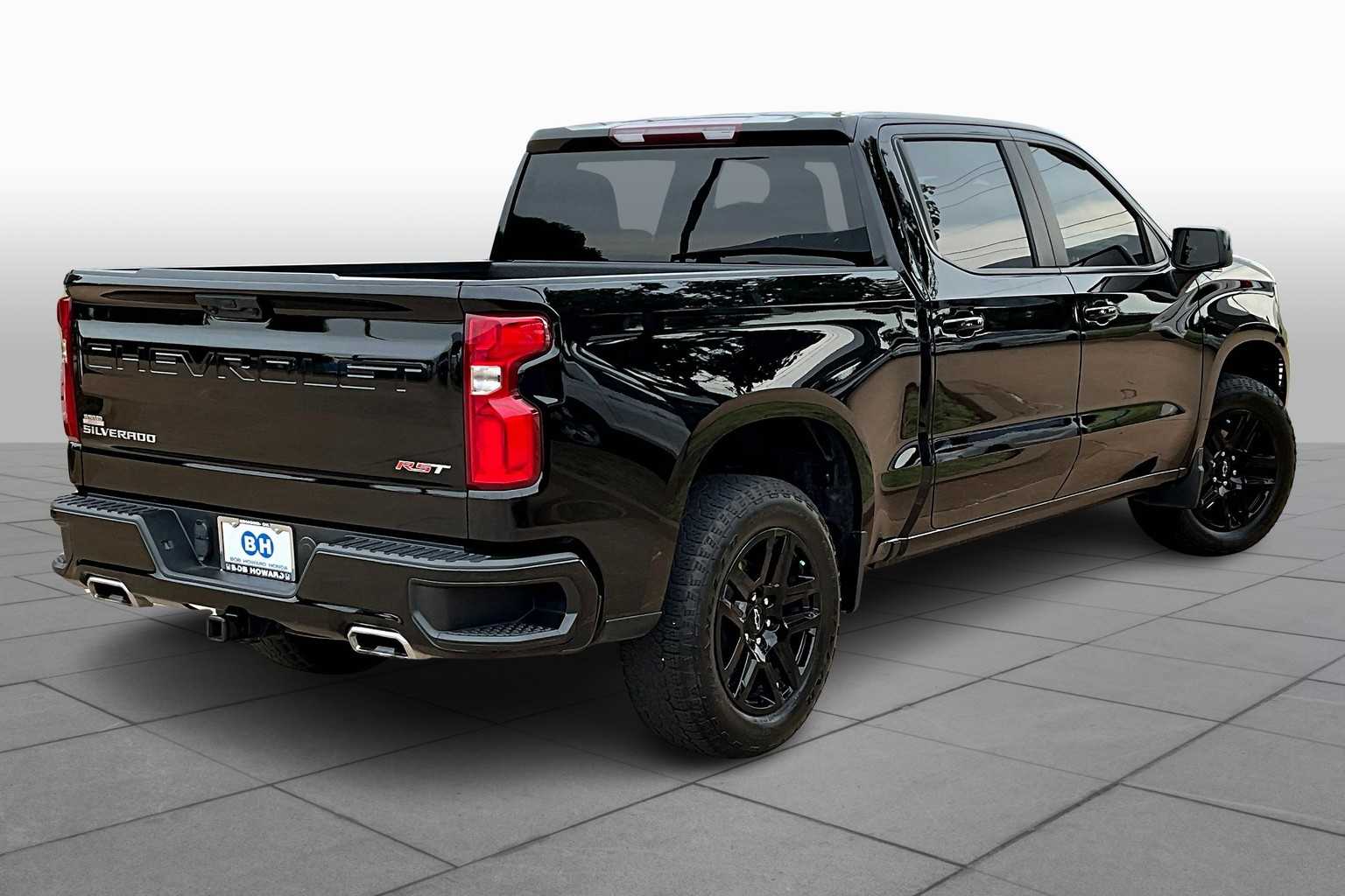 2024 Chevrolet Silverado 1500 RST photo 11