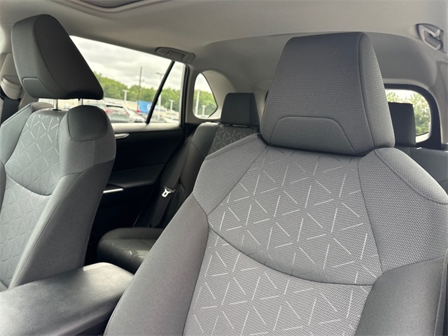 2024 Toyota RAV4 XLE photo 14