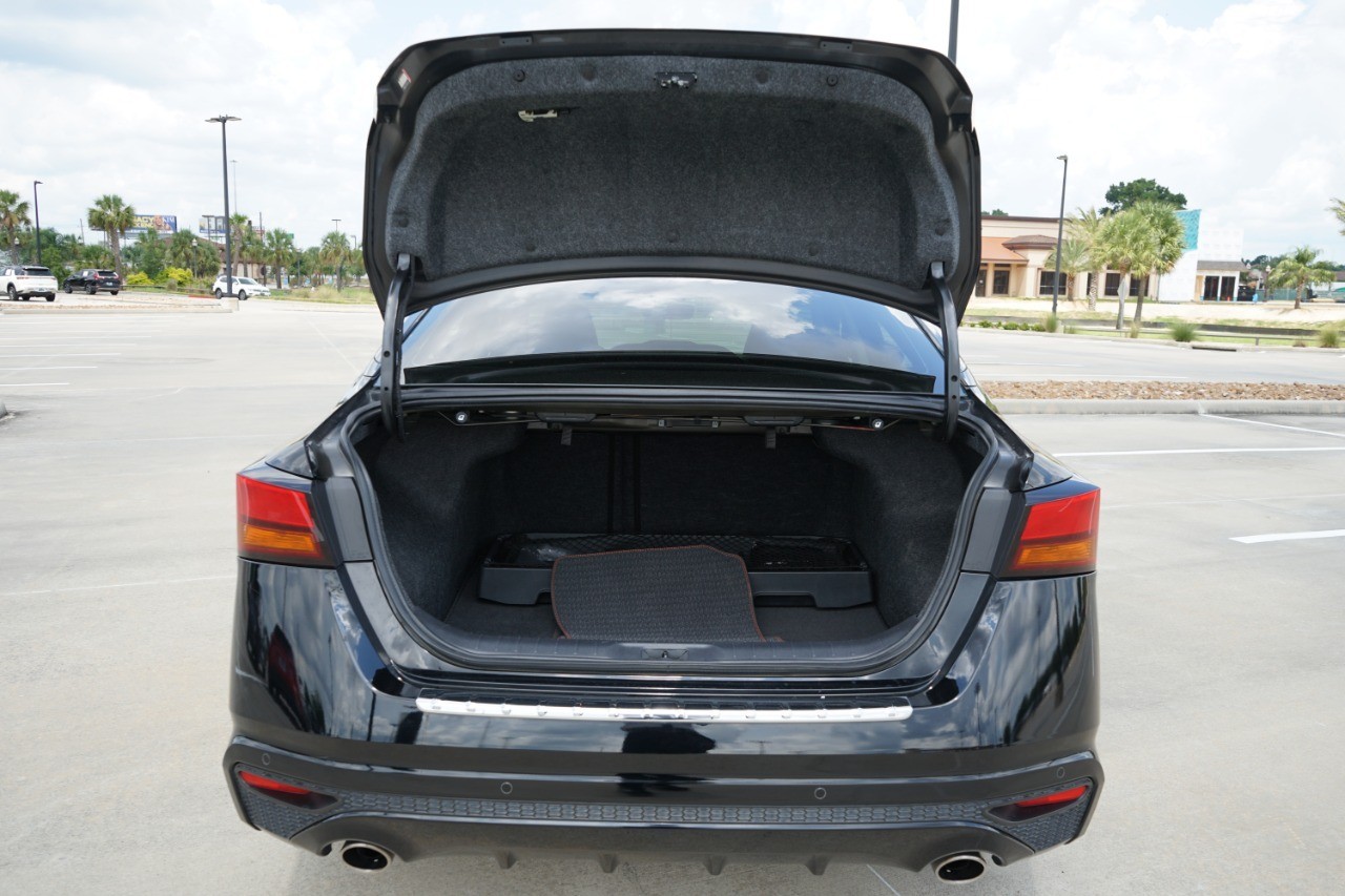 2023 Nissan Altima SR photo 31