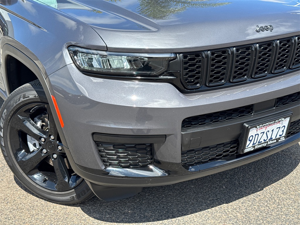 2023 Jeep Grand Cherokee Altitude photo 4