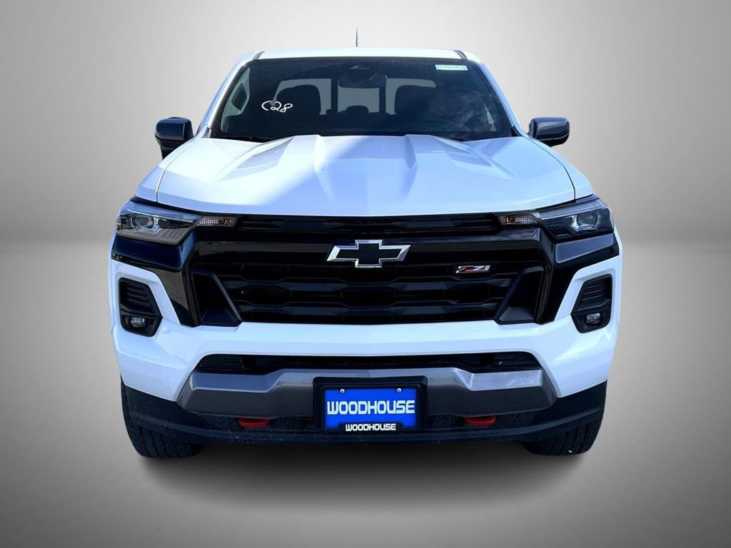2025 Chevrolet Colorado Z71 photo 2