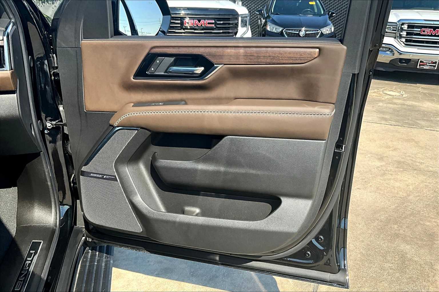 2025 Gmc Yukon Denali Ultimate photo 22
