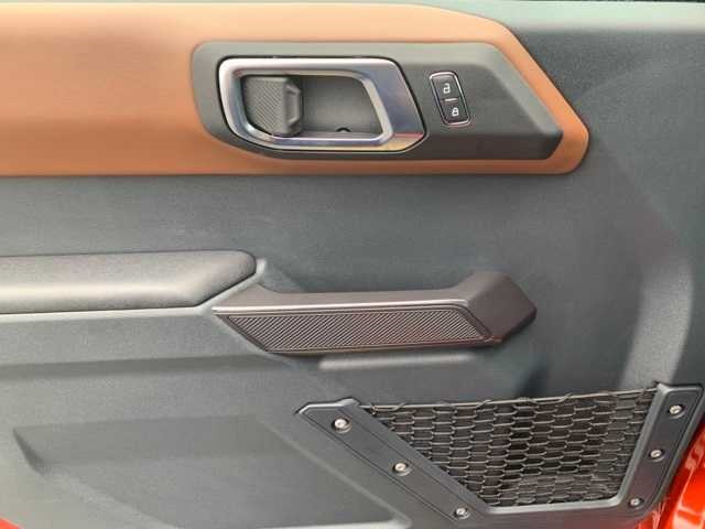 2024 Ford Bronco Outer Banks photo 18