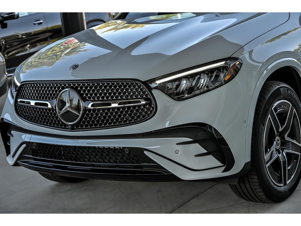 2026 Mercedes Benz GLC 300 4MATIC photo 4