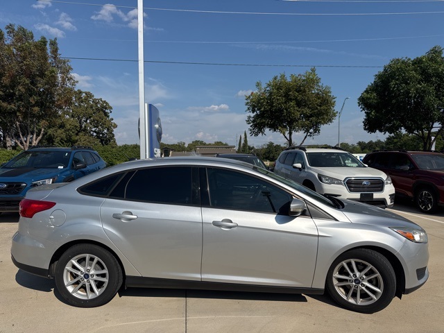 2017 Ford Focus SE photo 5