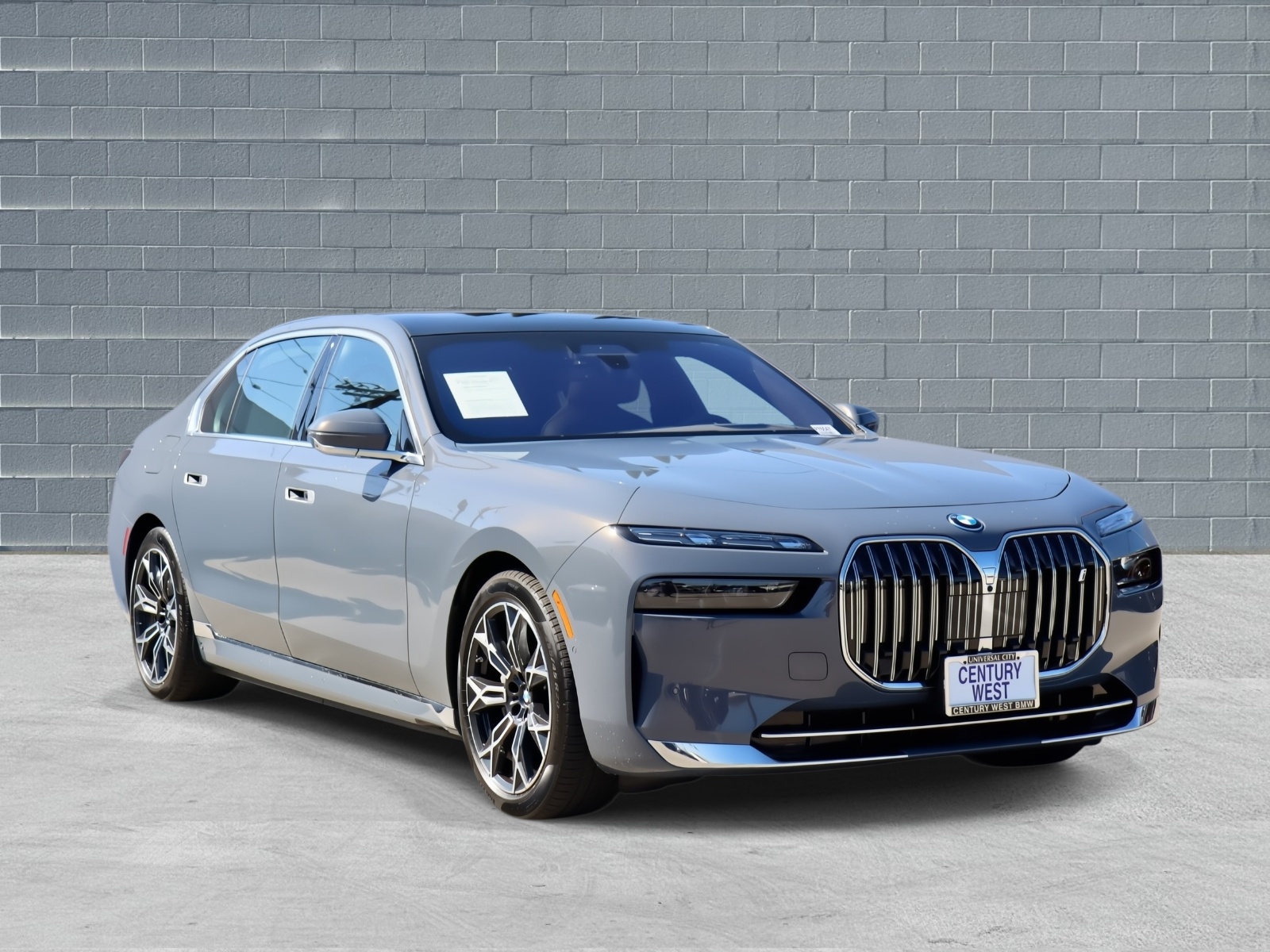 2025 BMW i7 60's photo