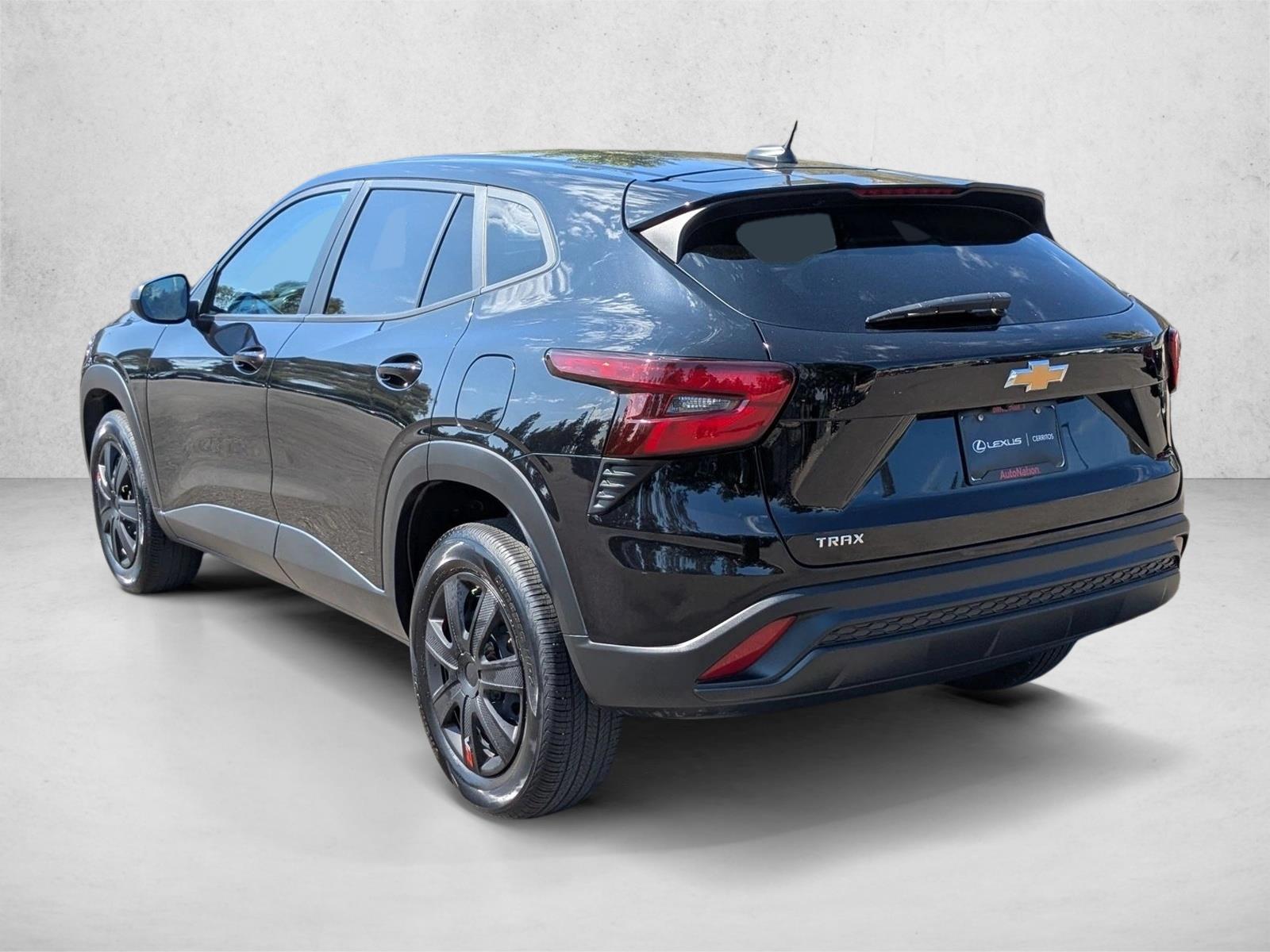 2024 Chevrolet Trax LS photo 7