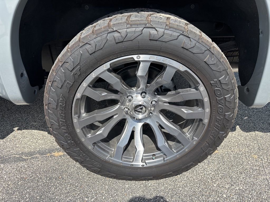 2025 Chevrolet Silverado 1500 RST photo 14