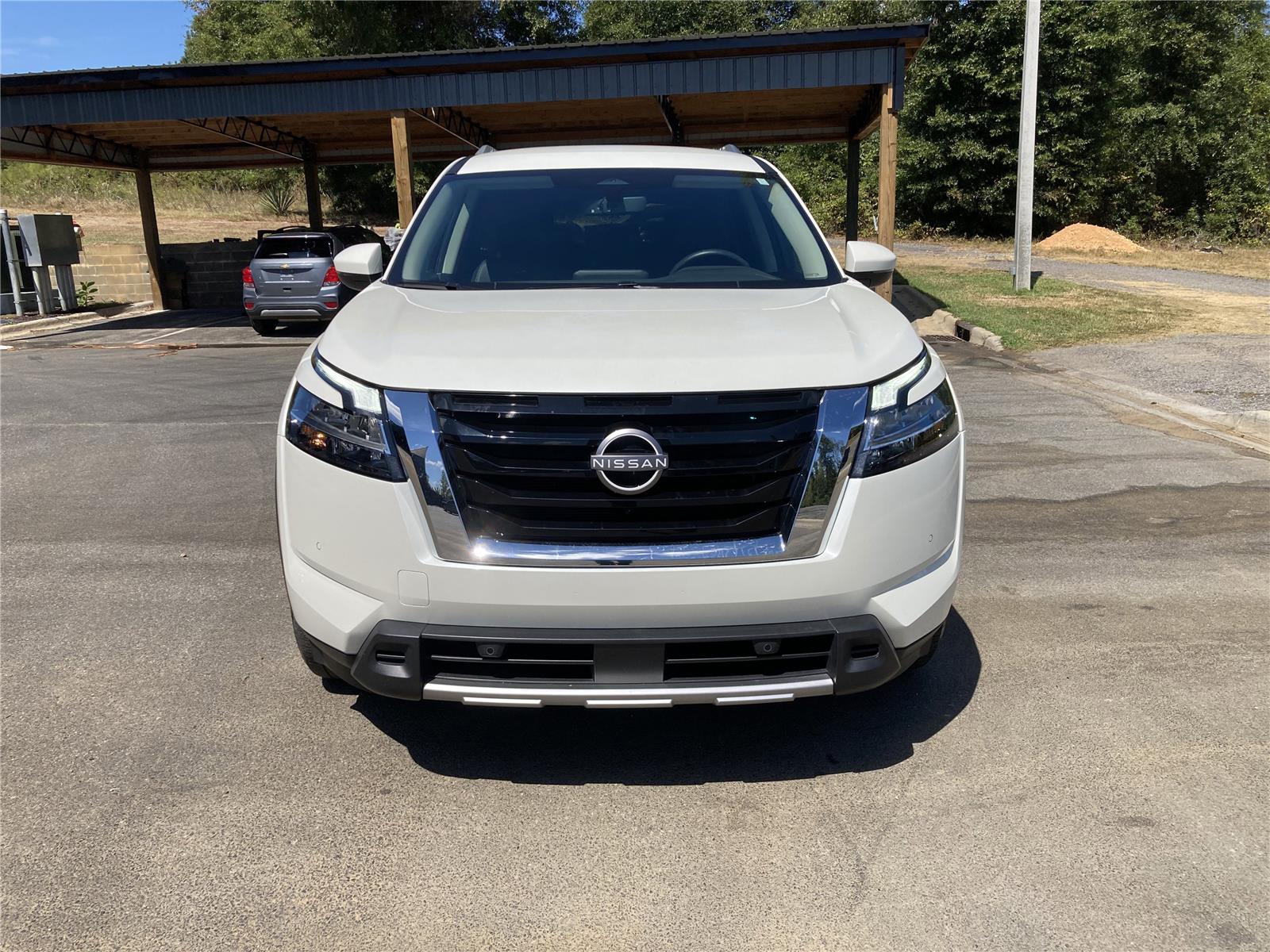 2023 Nissan Pathfinder SL photo 8